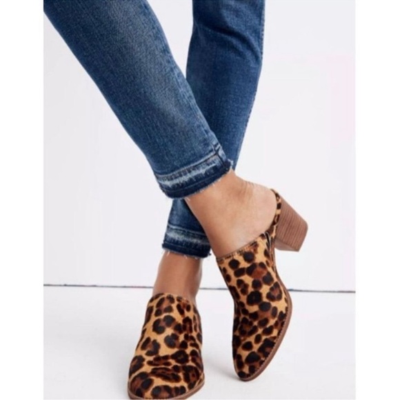 Madewell Petite 9" Mid-Rise Skinny Jeans in York Wash Rip and Repair Edition - Picture 2 of 8